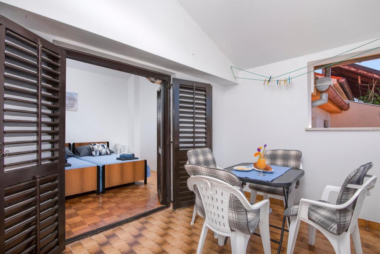 Apartment Blu Pola Esterno foto